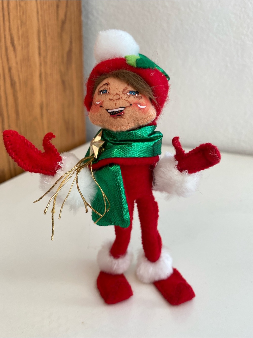 Annalee Dolls Holiday Cheerful Elf Figurine Vintage 2011 Collectible Doll Decor